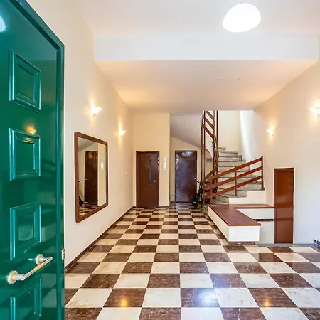 Urban Nest - Loft With Private Rooftop Garden *