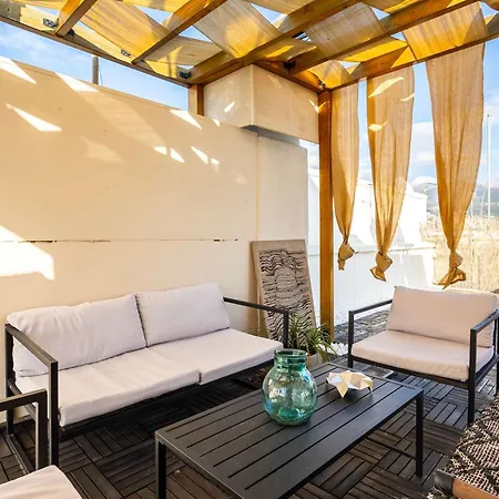 Appartement Urban Nest - Loft With Private Rooftop Garden Kalamáta