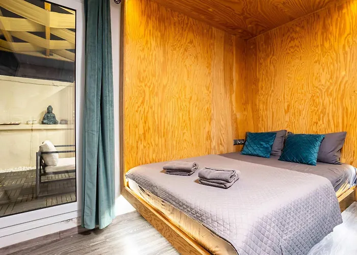 Urban Nest - Loft With Private Rooftop Garden Apartmán *