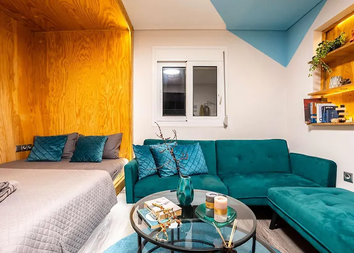 Urban Nest - Loft With Private Rooftop Garden * Kalamata