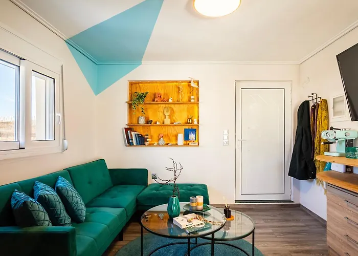 Urban Nest - Loft With Private Rooftop Garden Kalamata