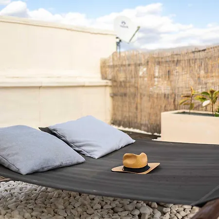 Apartman Urban Nest - Loft With Private Rooftop Garden