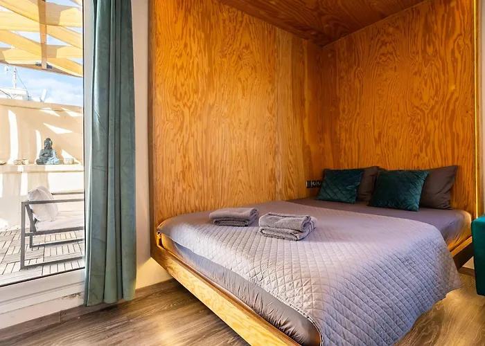 Urban Nest - Loft With Private Rooftop Garden Lejlighed Kalamata